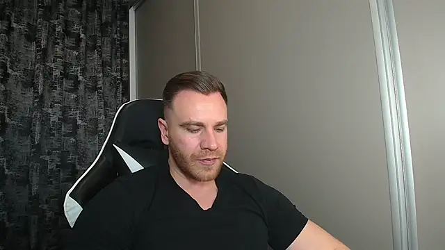 Thori92 online show from March 27, 6:31 pm