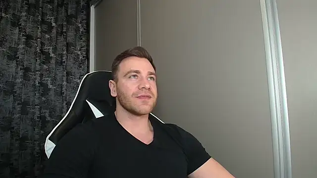 Thori92 online show from April 7, 5:35 pm