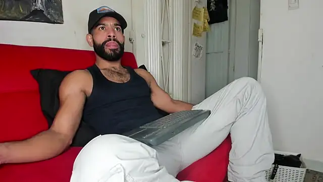 sweatyhairypig23 online show from February 4, 11:27 am