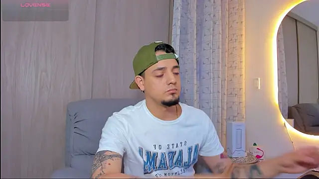 alejandro calderon1 online show from November 22, 5:40 am