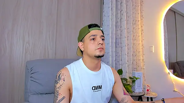 alejandro calderon1 online show from September 11, 4:33 am