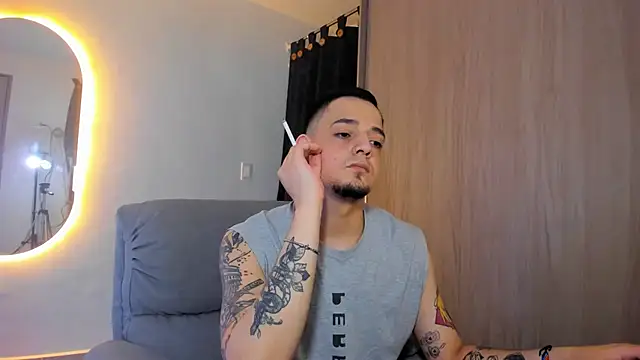 alejandro calderon1 online show from February 24, 5:00 am