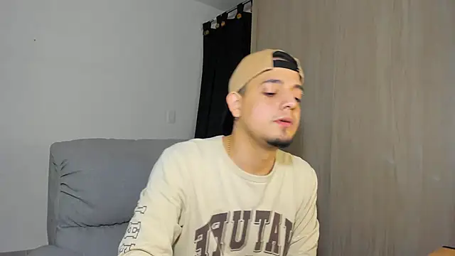 alejandro calderon1 online show from March 13, 5:11 am