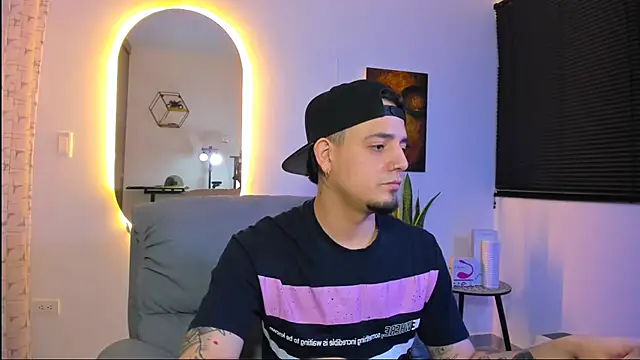 alejandro calderon1 online show from February 19, 4:20 am