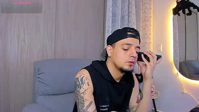 alejandro calderon1 online show from October 23, 5:22 am