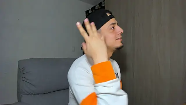 alejandro calderon1 online show from March 11, 5:38 am