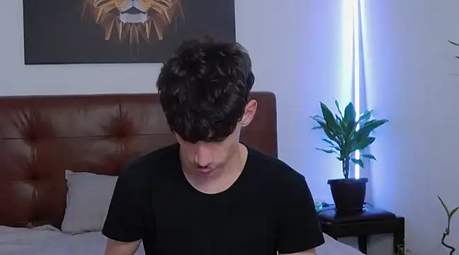 Snapshot of DanielCrush1 chatting on February 13, 9:09 am DanielCrush1 online show from February 13, 9:09 am