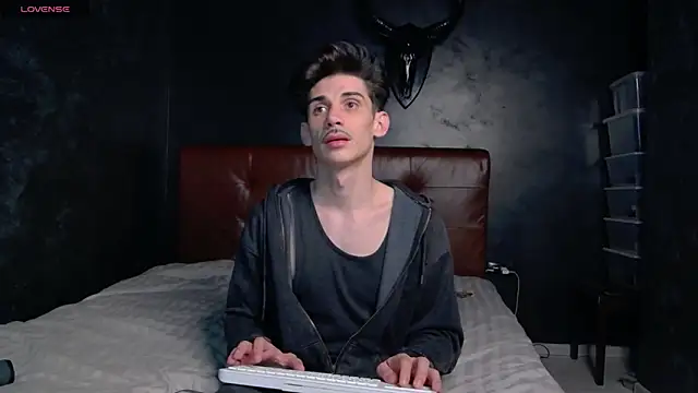 DanielCrush1 online show from April 30, 7:43 pm