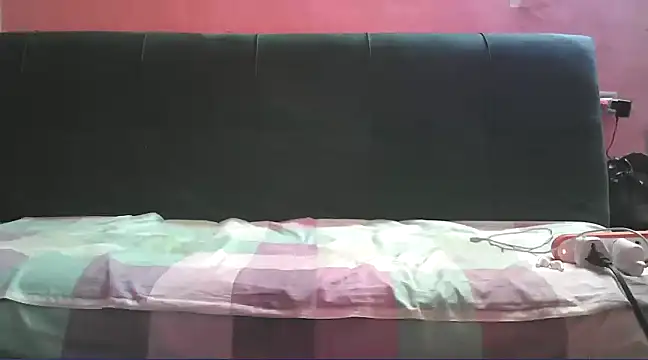 Snapshot of foxsanSs chatting on February 25, 6:42 pm foxsanSs online show from February 25, 6:42 pm