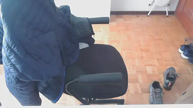 mikeyhotbear online show from November 4, 10:16 am