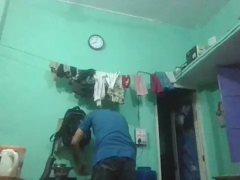 Snapshot of Desiboi4u chatting on October 17, 2:32 pm Desiboi4u online show from October 17, 2:32 pm