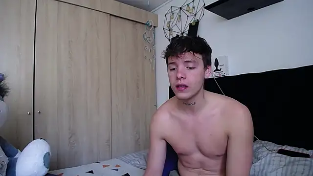 Snapshot of Santiago_kiler chatting on October 15, 4:36 pm Santiago kiler online show from October 15, 4:36 pm