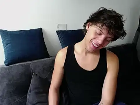 Snapshot of Santiago_kiler chatting on December 28, 3:59 pm Santiago kiler online show from December 28, 3:59 pm