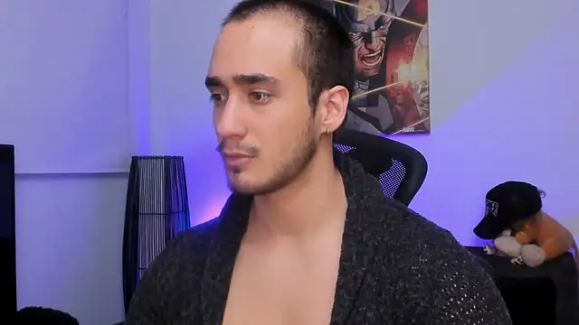 Snapshot of AlexRivera6 chatting on December 8, 10:47 pm AlexRivera6 online show from December 8, 10:47 pm