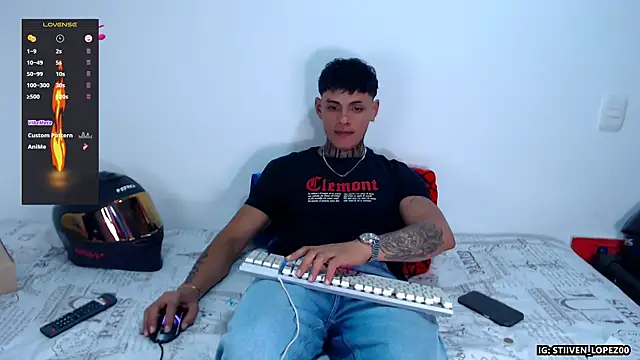 danilohot 19 online show from May 29, 4:22 am