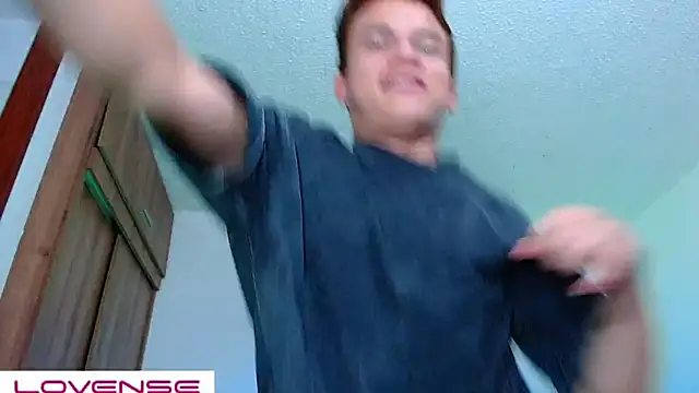 Leon Wild online show from March 30, 6:36 am