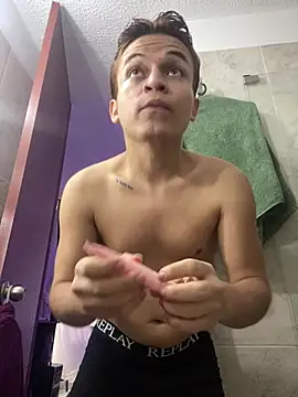 Leon Wild online show from March 27, 10:22 pm