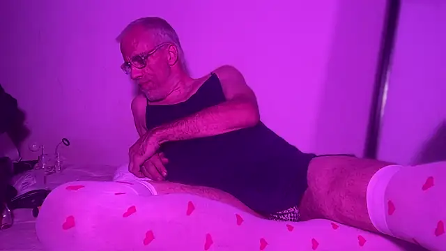 texpig online show from December 11, 4:16 pm