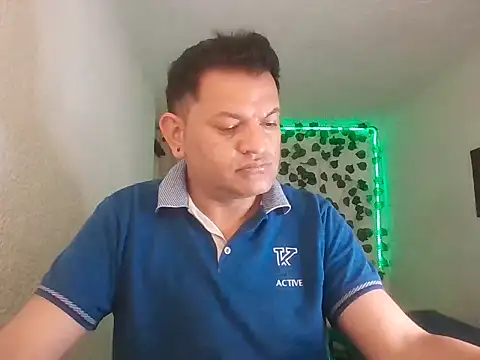 SexDiffrent online show from May 24, 8:37 pm