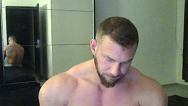 muscularkevin online show from November 24, 4:46 am