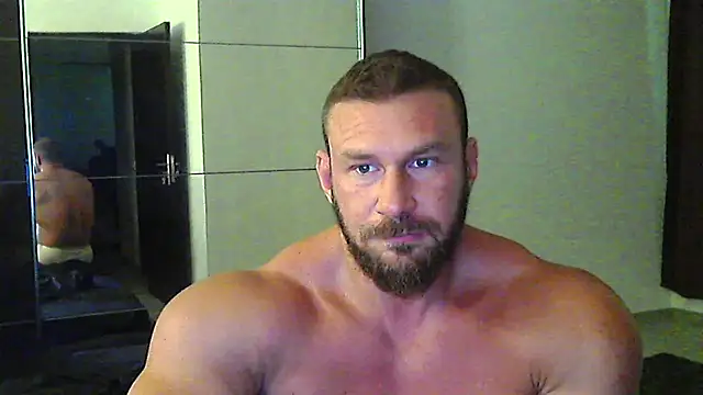 muscularkevin online show from June 1, 4:07 pm