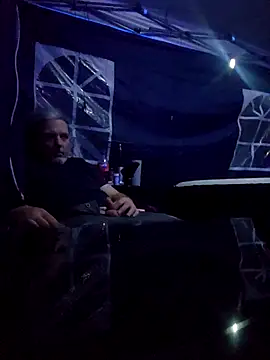 Hotredheadandtoungelasher online show from March 8, 10:24 pm