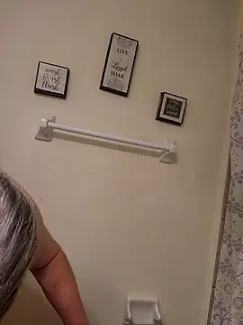 Hotredheadandtoungelasher online show from October 4, 3:22 am