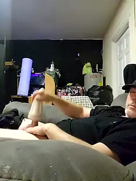 Hotredheadandtoungelasher online show from January 21, 3:27 am