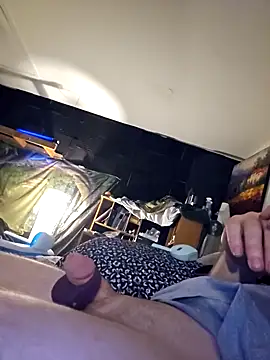 Hotredheadandtoungelasher online show from February 3, 6:17 pm