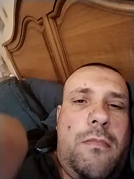 manubm03 online show from October 18, 1:27 pm