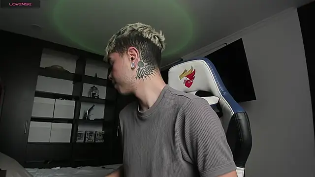 Snapshot of _morghan_ chatting on December 16, 7:10 pm  morghan  online show from December 16, 7:10 pm