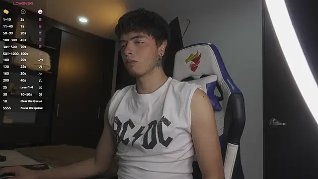 Snapshot of _morghan_ chatting on October 24, 3:52 am  morghan  online show from October 24, 3:52 am