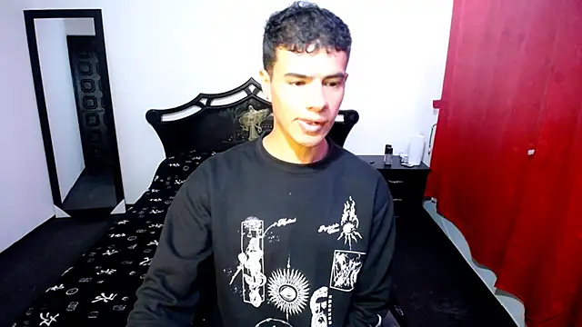 Snapshot of Deiby_casas chatting on March 7, 3:40 am Deiby casas online show from March 7, 3:40 am