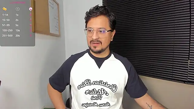 DaviidEvans  online show from December 7, 3:36 am