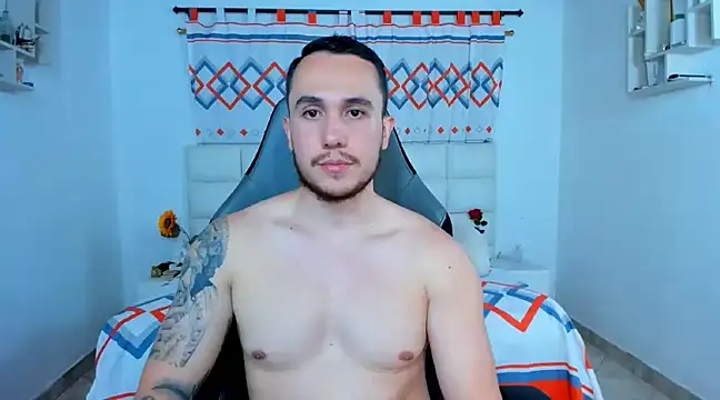 Snapshot of juan__jimenez chatting on December 11, 2:11 am juan  jimenez online show from December 11, 2:11 am