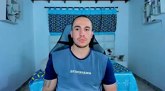 Snapshot of juan__jimenez chatting on February 19, 2:55 am juan  jimenez online show from February 19, 2:55 am