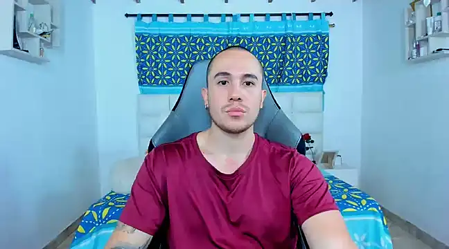 Snapshot of juan__jimenez chatting on February 12, 11:09 pm juan  jimenez online show from February 12, 11:09 pm