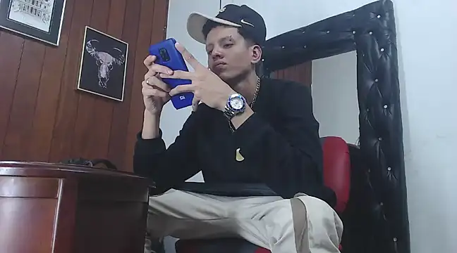 Snapshot of GaboReyes chatting on December 18, 3:58 am GaboReyes online show from December 18, 3:58 am