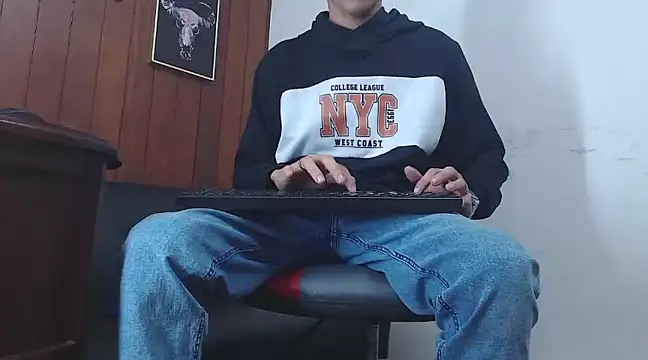 Snapshot of GaboReyes chatting on December 20, 4:53 am GaboReyes online show from December 20, 4:53 am