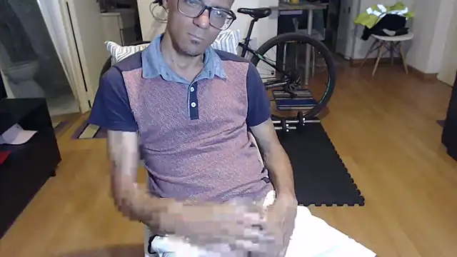 guachin hunk online show from October 4, 4:06 am