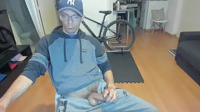 guachin hunk online show from September 11, 4:33 am