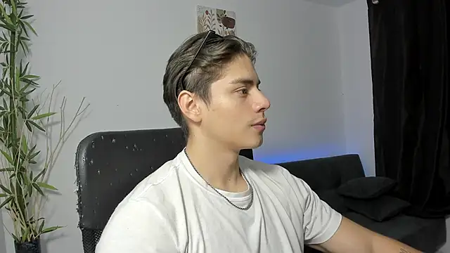 Giordano Russo online show from December 24, 8:49 pm