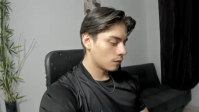 Giordano Russo online show from December 20, 1:25 am