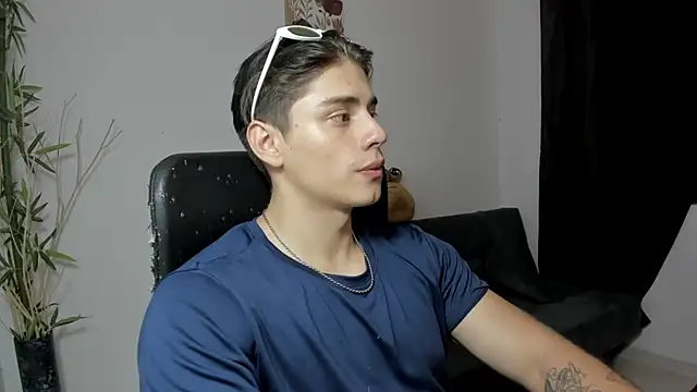 Giordano Russo online show from December 4, 5:05 am