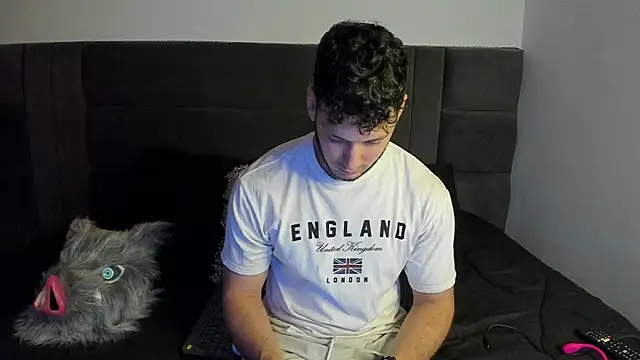 Snapshot of alejandro__2 chatting on October 15, 4:25 pm alejandro  2 online show from October 15, 4:25 pm