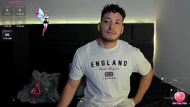 Snapshot of alejandro__2 chatting on October 9, 3:17 pm alejandro  2 online show from October 9, 3:17 pm