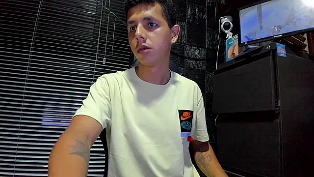 boy bigcock24cm online show from June 25, 1:08 am
