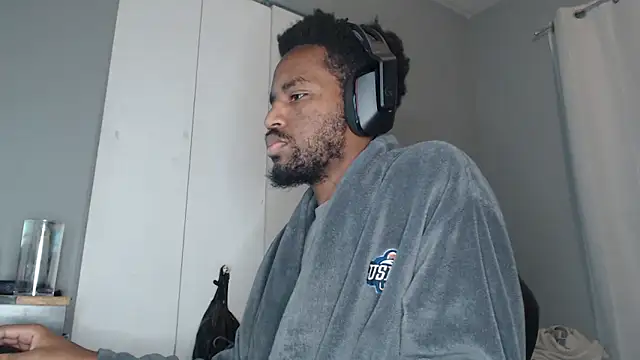 Snapshot of ChrisVacher chatting on December 16, 6:10 am ChrisVacher online show from December 16, 6:10 am