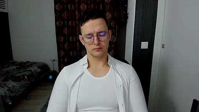 sexxymuscles4u online show from February 9, 7:46 am