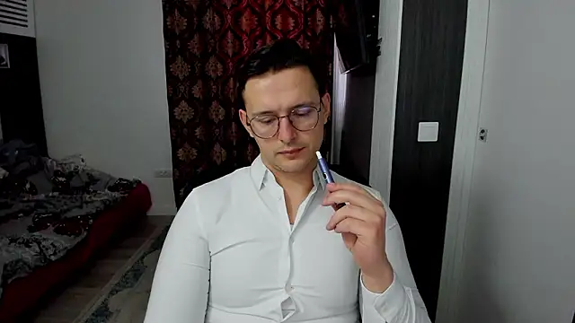 sexxymuscles4u online show from February 19, 9:06 am